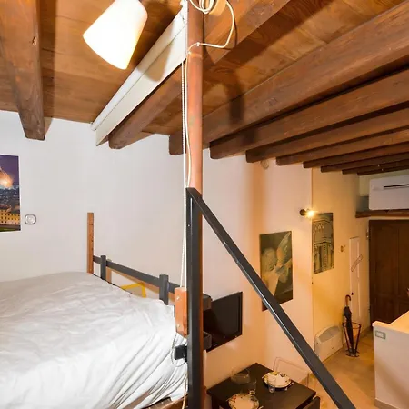 Casina Magnoli - Happy